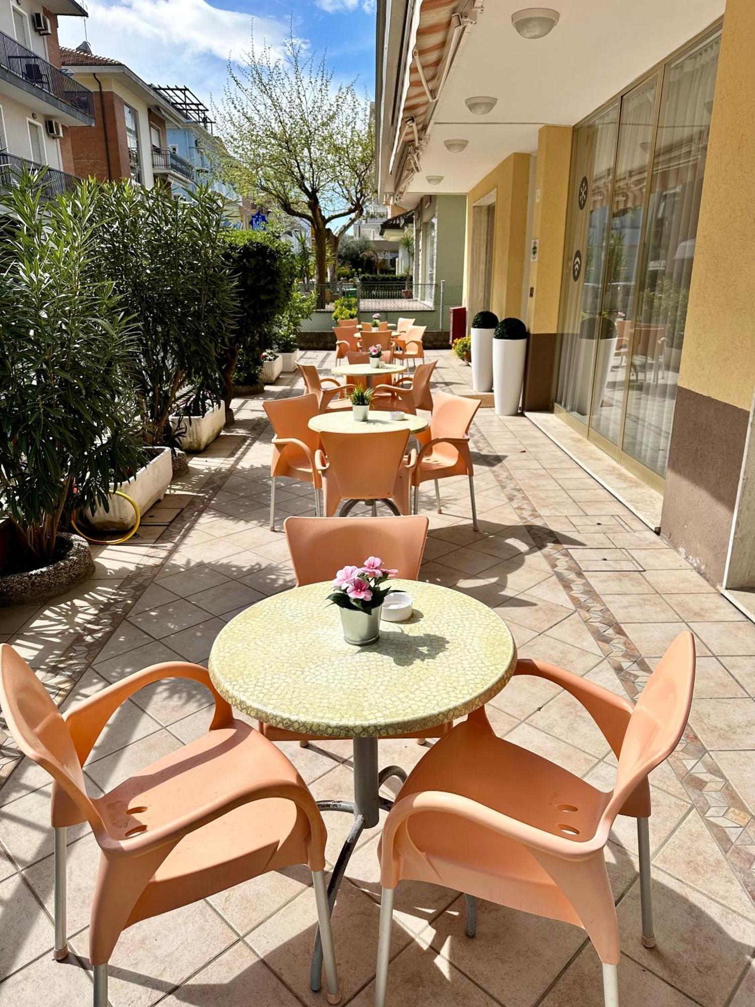 Hotel Enna Rimini Exteriör bild